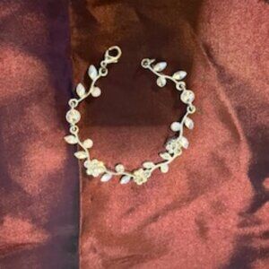 Elegant Floral rhinestone bracelet